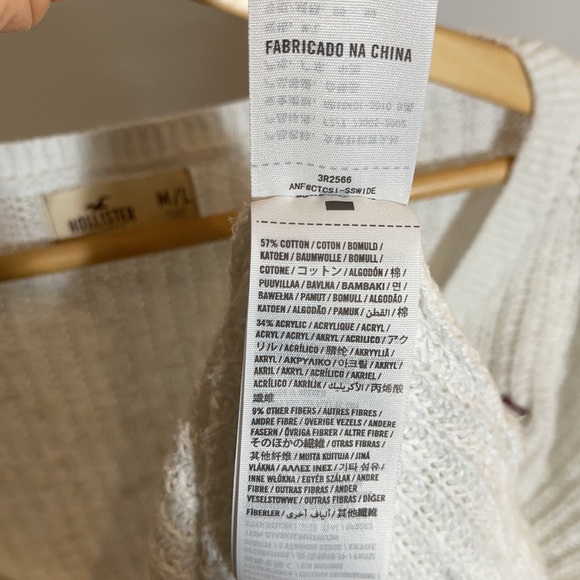 Hollister Oversized Knit V-Neck Sweater - Picture 3 of 5